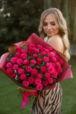 Малиновые розы в букете - 9 шт. за 3 990 руб. | Бесплатная доставка цветов  по Москве