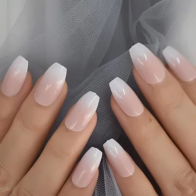 Baby boomer nails' are the modern French manicure