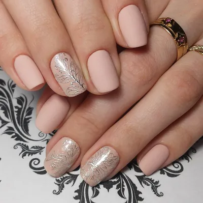 39 Ways to wear glitter nails for an Elegant Touch