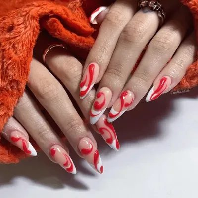 Elegant floral nails for valentines day 💐🌿 : r/Nails