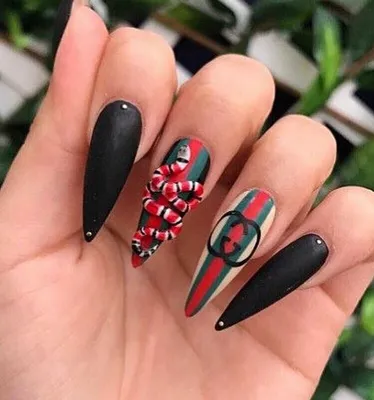 Designer Gucci logo nails. Watch me doing Gucci Bee 🐝 Nail Art. Gucci  Luxury nails. - YouTube