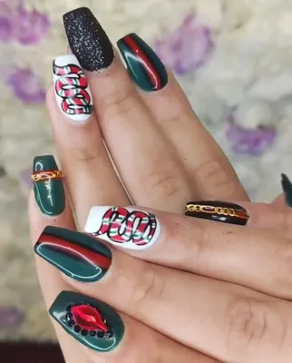 NAF! Salon on X: \"GUCCI BBY ❣️🤑 - designer nails 4 the win, gel polish by  #nafamee with 2 accent nails simple nail art! This is how …  https://t.co/vAovA1pAzG https://t.co/vhxWHs1SpJ\" / X