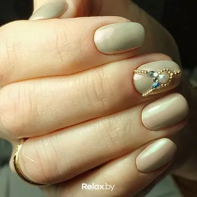 Lovely Nails Желтый гель лак для ногтей и маникюра