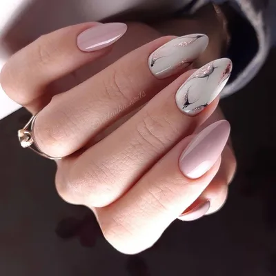 Indulge in the Classic Elegance of French Nails : Classic White Frenchies