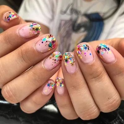 Hey, Nice Nails! on Instagram: “Confetti Sparkles for Cindy ✨ #cindazenails  #longbeach #nailart” | Confetti nails, Short nails art, Short nails