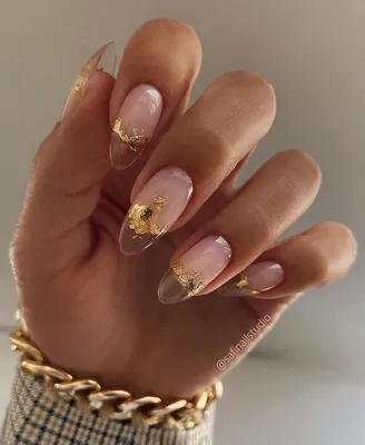 effa.vi.nails - ФРАНЦУЗСКИЙ МАНИКЮР 💅🏻 ⠀ История возникновения  французского маникюра, несмотря на его название, берет своё начало в  Соединенных Штатах Америки, где 35 лет назад основатель знаменитой марки  лаков и продукции для