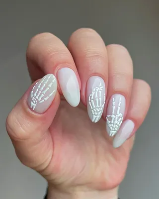 75 Cool Halloween Nails Art Design Ideas for 2023 | Glamour