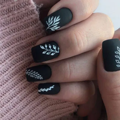 Ferida nail - 💗Круглые ногти. Если вы хотите создать видимость более  длинных пальцев, но предпочитаете короткие ногти, вам лучше выбрать круглую  форму. Круглые ногти имеют короткую длину с естественно закруглённым краем,  они