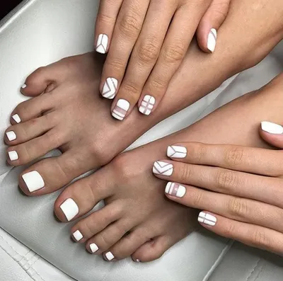 summer_curly_nail - БЕЛЫЙ ЦВЕТ. ⠀ Загорелые руки - прекрасный повод сделать  маникюр белого цвета. Как раз погода наладилась, солнышко радует нас жаркой  температурой 🥵. ⠀ Пару советов по носке белого цвета. Сохраняйте