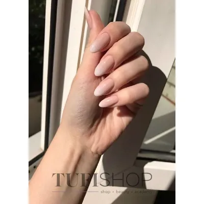 Нежный, нюдовый маникюр и педикюр в студии Tiffany Nails в Москве