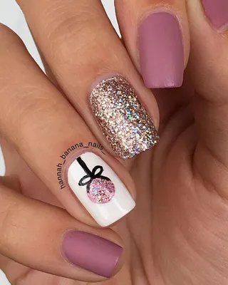 Hannah on Instagram: \"Ornament nails! _____ Day 9 of 12 Days of Christmas!  _____ Products: ⚪️: @chinaglazeofficial “White On White” 💕:  @essence_cosmetics “you … | Xmas nails, Christmas gel nails, Pretty nails