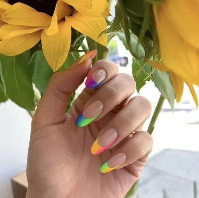 Nails of the week: Rainbow gradient | So Many Lovely Things