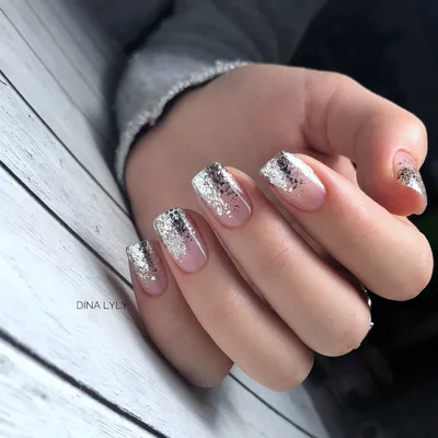 Красивый маникюр с растяжкой блестками на ногтях — модный дизайн с  гель-лаком от Lisa.ru