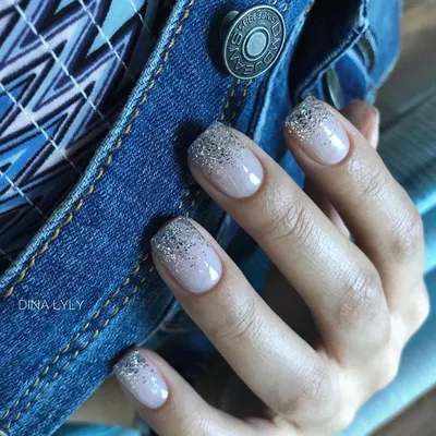 Дизайн ногтей 2020 растяжка блестками блестки серебро маникюр | Богемные  ногти, Дизайнерские ногти, Квадратные ногти