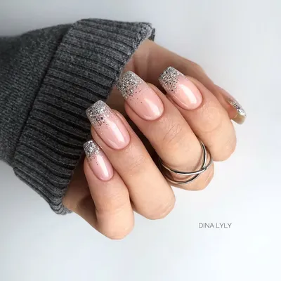 Маникюр с блёстками растяжка блёстки | Pretty nails, Cute nails, Nails