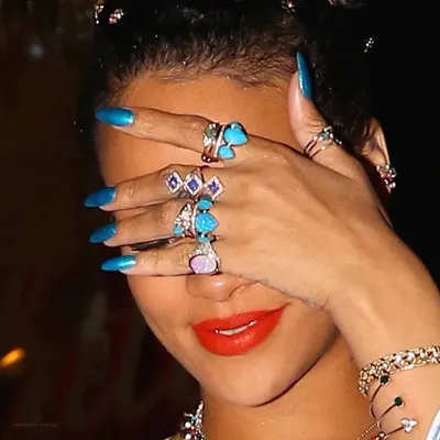 Rihanna Hrammy's Red nail | Rihanna nails, Classic nails, Celebrity nails