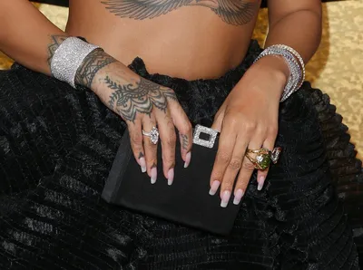 Rihanna's Black and Gold Drip Nail Polish | POPSUGAR Beauty Middle East