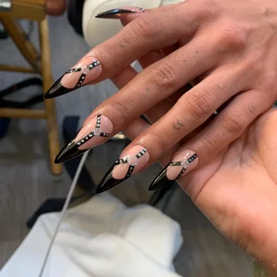 Nail Artist Shows Off Beyoncé and Rihanna Stiletto Nails on Instagram |  Teen Vogue