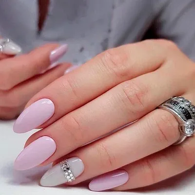 Маникюр цвета сакуры: красивые идеи дизайна ногтей в розовых тонах 🌸 |  theGirl