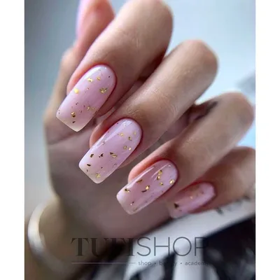 https://news.hochu.ua/cat-beauty/nails/article-129180-samyie-modnyie-dizaynyi-manikyura-s-akrilovoy-pudroy-2024-foto/