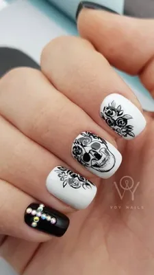 Чёрный маникюр. Дизайн ногтей череп. | Nails, Beauty