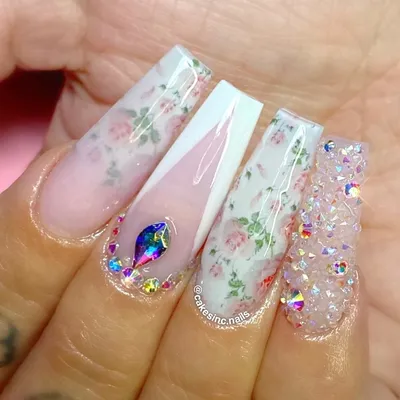 Pixie dust nails are a lesson in subtle shimmer | Glamour UK