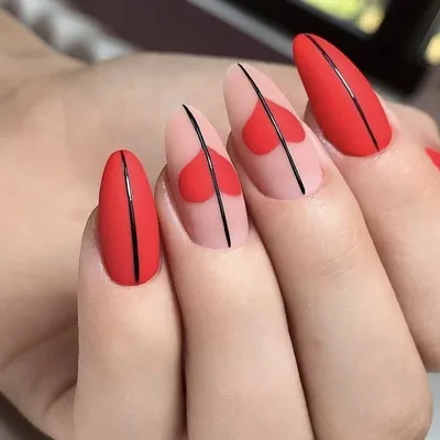 Молочный маникюр, стразы , дизайн сердце, форма квадрат | Nails