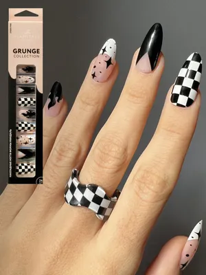 Effe Nails - CHESS NAILS 💅💅 #nails #chess #flame #thunder #purple #white  #black #passioneunghie #effenails | Facebook