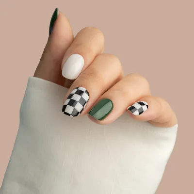 Chess board Manicure | Manicure, Beautiful nail designs, Sweater nails