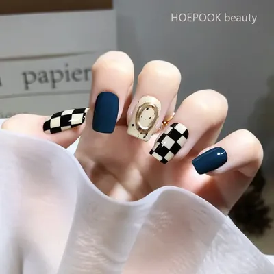 Tinklesmakeup: Chess/scacchi nail art