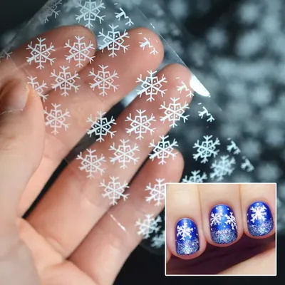 Синий маникюр со снежинками — идея блестящего дизайна ногтей на Новый год  2023 | theGirl