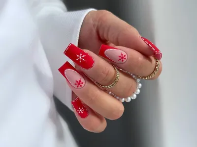 Маникюр на новый год⛄️Снежинки на ногтях | Ногти, Новогодний маникюр,  Дизайнерские ногти