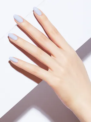 What Is a Shattered Glass Manicure—and How to Get the Look