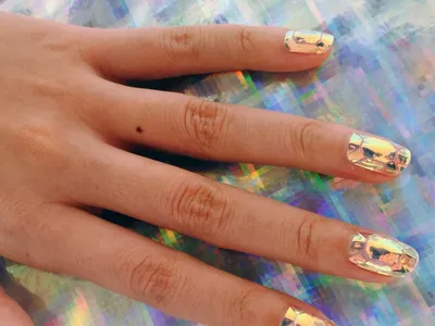 5 Glass Nail Designs to Screenshot—and How to Get the Look | Who What Wear