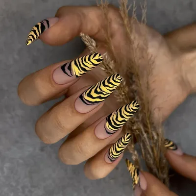 Анималистичный принт в маникюре: 25 самых модных дизайнов ногтей в честь  года Тигра и не только | theGirl