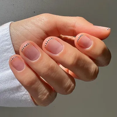 Цветной френч на весну 2023: 10 самых красивых маникюров 💅 | theGirl