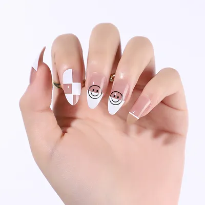 𝗔𝗖𝗥𝗬𝗟𝗜𝗖 𝗡𝗔𝗜𝗟𝗦 🇬🇧🇳🇬 on Instagram: “You can't go wrong with  white classic smile lines . Zoom into the cuticles… | Nails, Lines on  nails, Acrylic nails