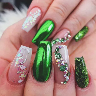 Маникюр в зелёных тонах - это тоже... - Nail Studio Latte | Facebook