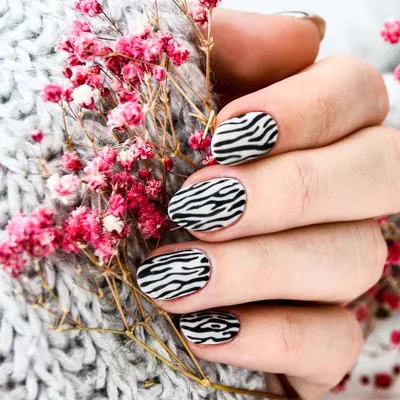 30 Trendy Ways to Wear An Animal Print Nail Art : Zebra Print Abstract Tips