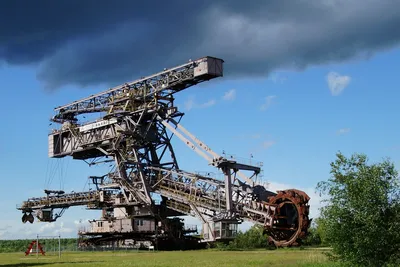 Гиганты из стали: самые большие машины в мире