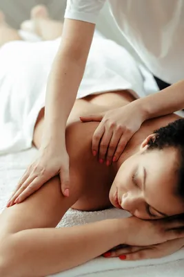 Медовый массаж спины - Официальный сайт отеля Grand Hotel Gagra в городе  Гагра, Республика Абхазия