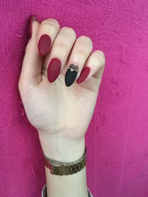 Бордовый маникюр Наращивание Матовый маникюр | Manicura de uñas, Manicura,  Diseños de uñas