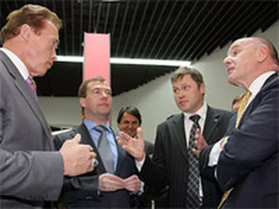 Фотогалерея: В гостях у Терминатора. Медведев познакомился со Шварценеггером  - Korrespondent.net