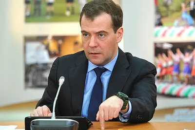Медведев призвал наказывать пьяных водителей «по полной» - KP.RU