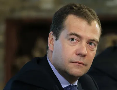 Марионетка Путина Медведев хотел убить себя, его нашли пьяным и с  пистолетом, - СМИ
