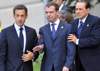 Неоднозначные фотографии Медведева на саммите G8 всколыхнули блогосферу -  Korrespondent.net