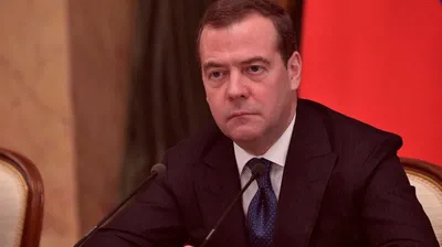 Медведев притащил на выступление Путина помощника, который будет спать  вместо него. - ЯПлакалъ