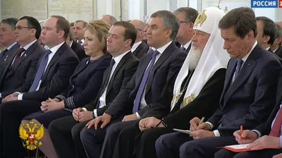 Дмитрий Медведев заснул во время обращения Путина к Федеральному собранию  (фото)