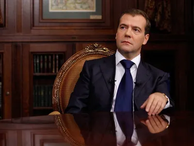 Медведев прокомментировал свой зажигательный танец