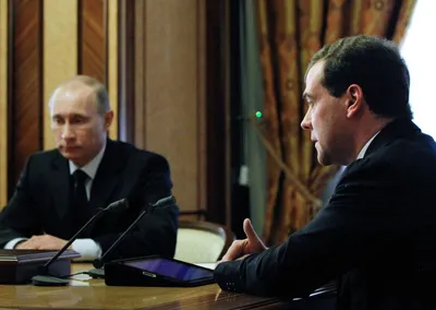 Медведев предрёк отставку лидера ещё одной страны Евросоюза